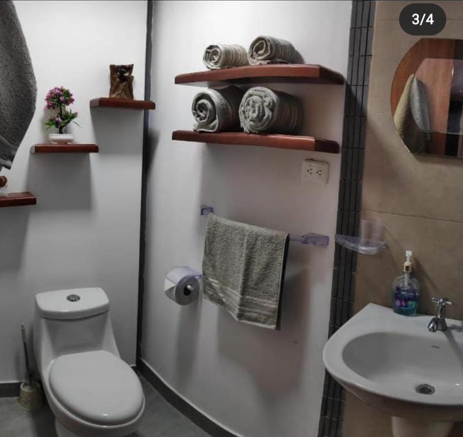 Hospedaje Wiruyana Cotacachi Exteriör bild